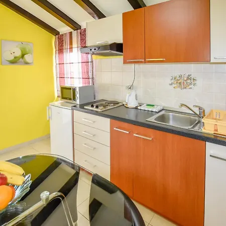 Jacqueline Appartement Pakoštane