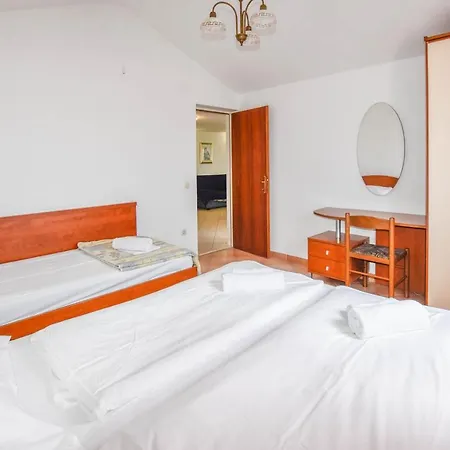 Jacqueline Pakoštane