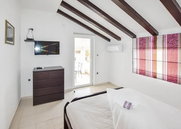 Jacqueline Appartement *