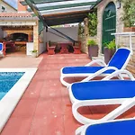 Jacqueline Appartement Pakoštane