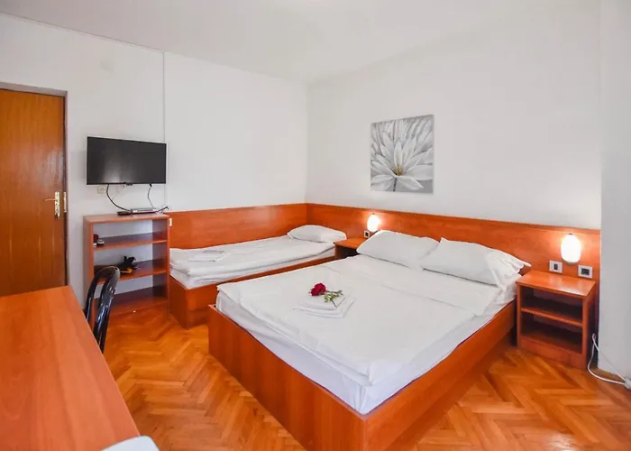 Jacqueline باكوشتاني