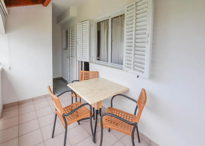 Jacqueline Apartman *