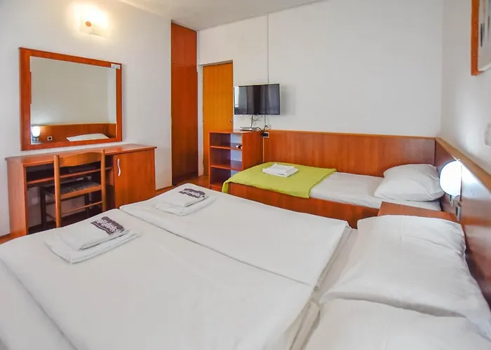 Jacqueline باكوشتاني