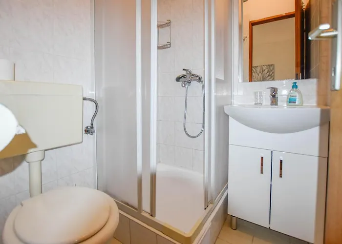 Jacqueline شقة باكوشتاني